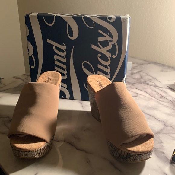 Lucky Brand Shoes - Lucky NIB LK-Marilynn Wedge Tan/Brown Size 8.5m heel is snake skin pattern.